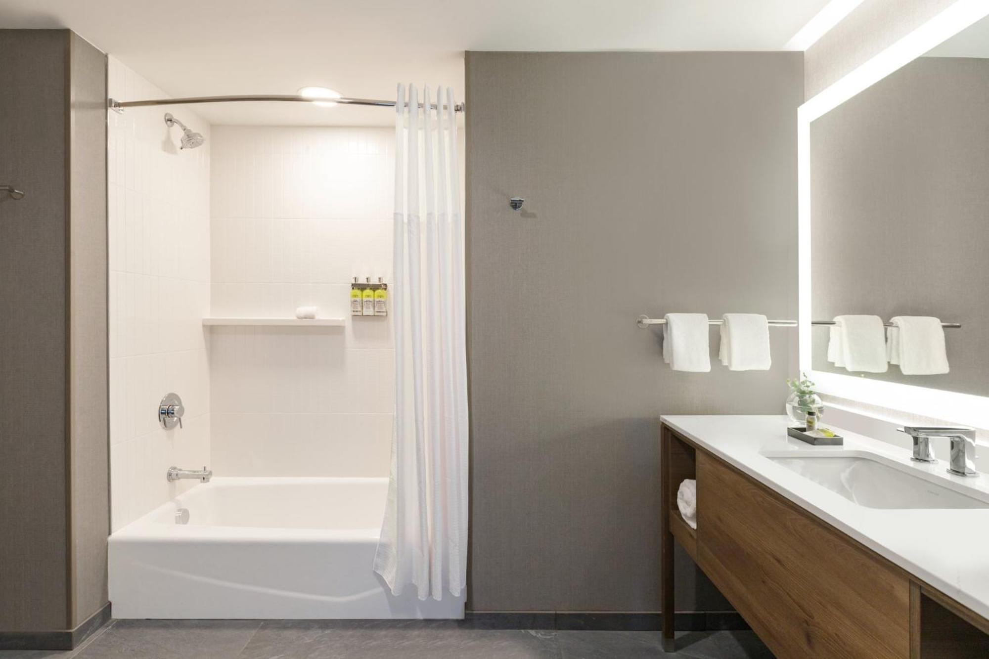 Staybridge Suites Rochester - Mayo Clinic Area By Ihg Exterior foto